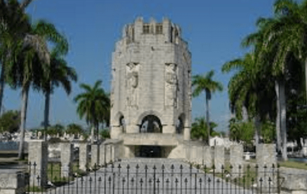 Mausoleo a José Martí: el tributo perenne al Apóstol