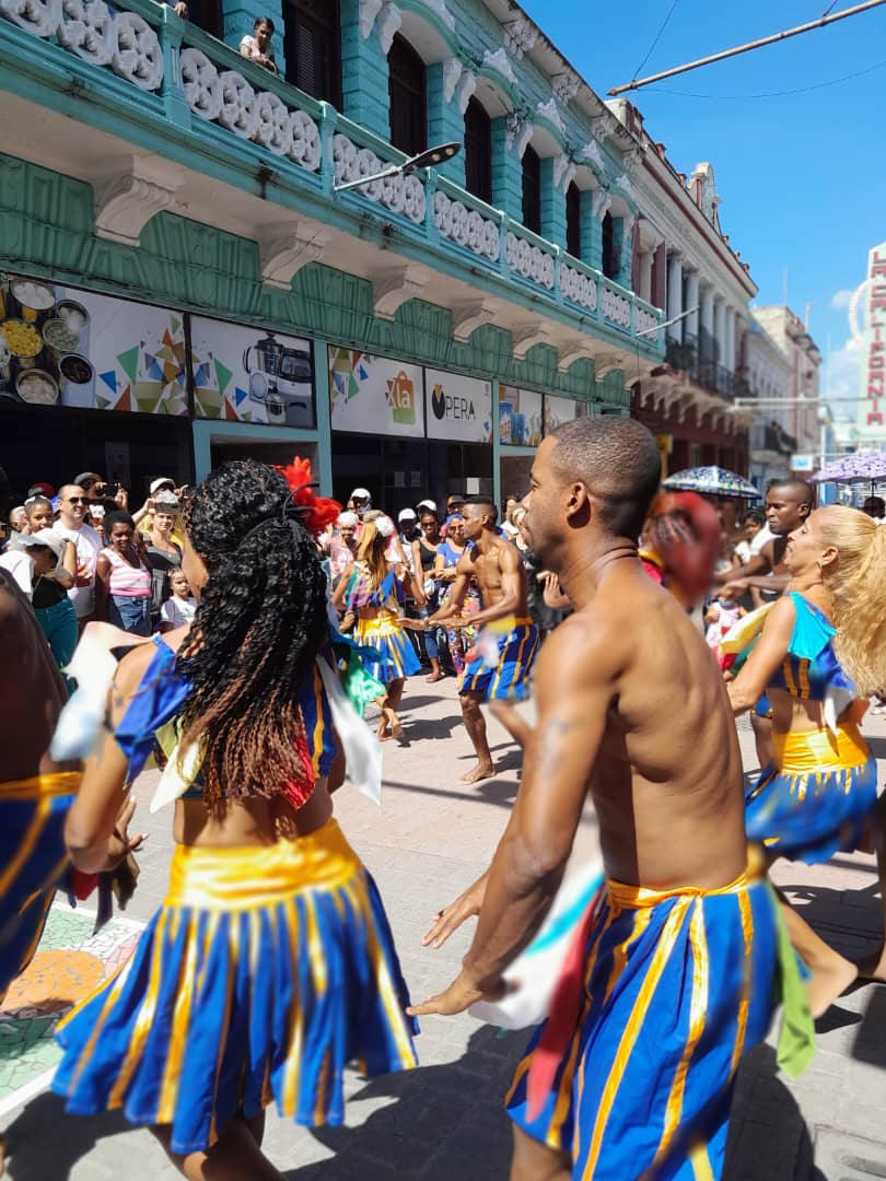 La danza se adueñó de la calle Enramadas en la apertura de FIDANZ´2023 DE LA DANZA 5