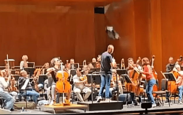 Un grito, una esperanza, una necesidad ¡Córdoba necesita un auditorio! @ayuncordoba_es Un grito, una esperanza, una necesidad ¡Córdoba necesita un auditorio! @ayuncordoba_es