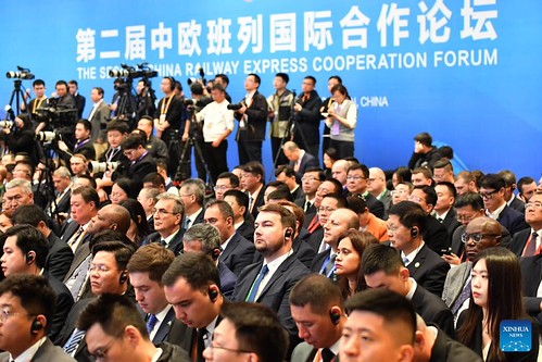Abre en Xi’an el 2.º Foro de Cooperación de Transporte Ferroviario de China Abre en Xi’an el 2.º Foro de Cooperación de Transporte Ferroviario de China