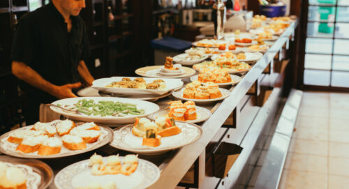 El humilde Pintxo donostiarra quiere ser patrimonio cultural El humilde Pintxo donostiarra quiere ser patrimonio cultural