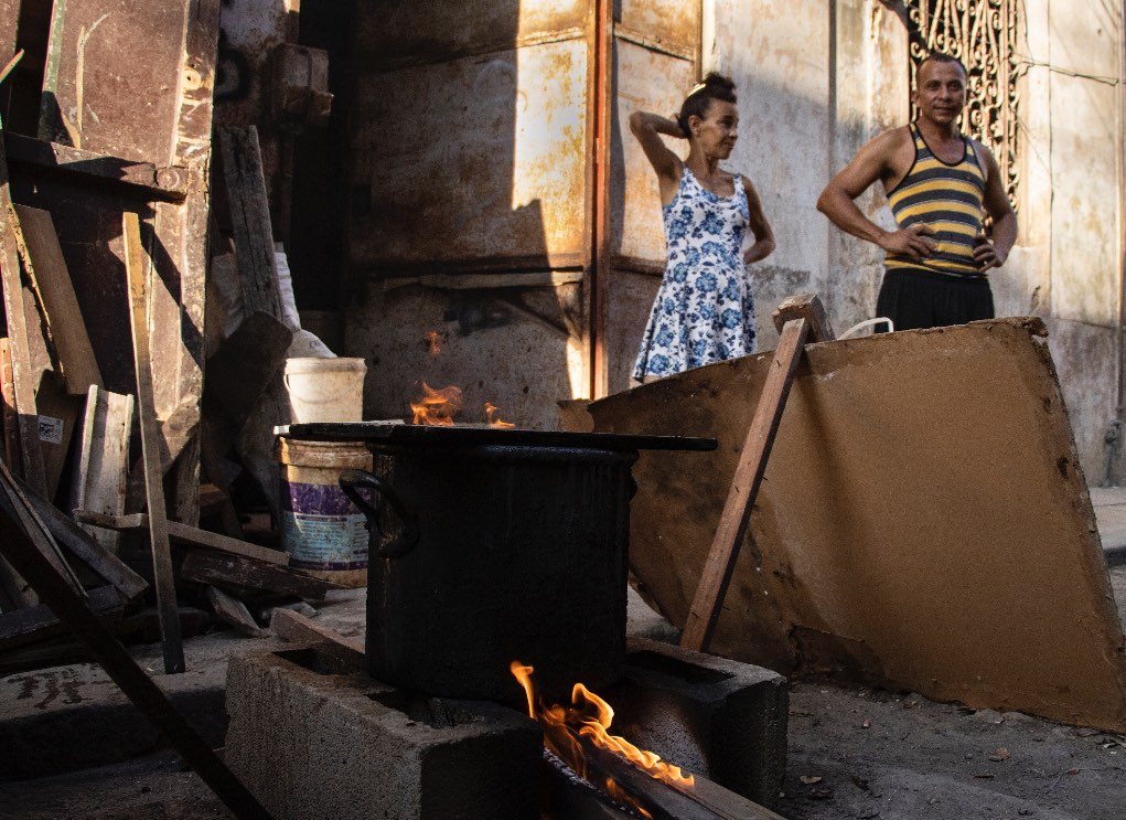 Cocinar con leña. La Habana, 2026