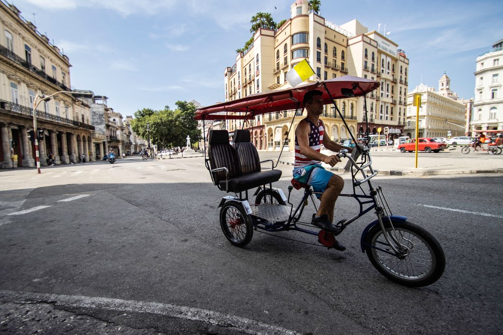 La bandera estadounidense en las calles de Cuba